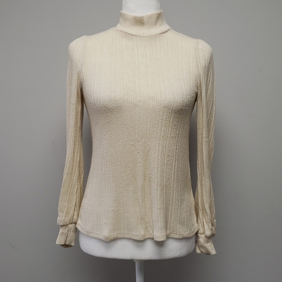 Soft knit turtleneck - Picture 1 of 6
